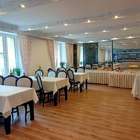 Hotel Iskra Radom Exterior foto