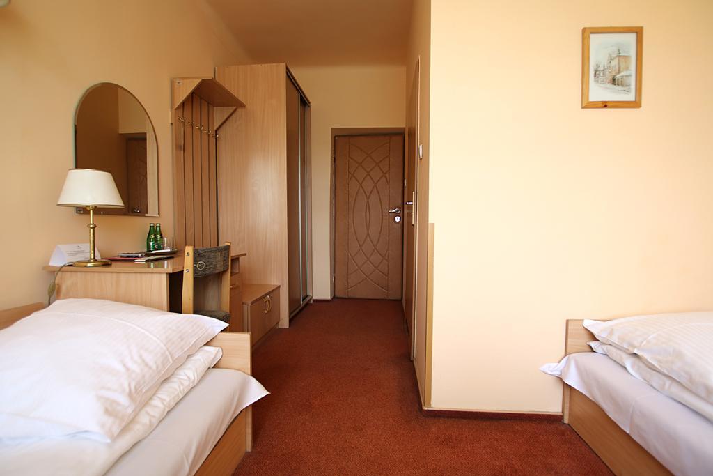 Hotel Iskra Radom Habitación foto