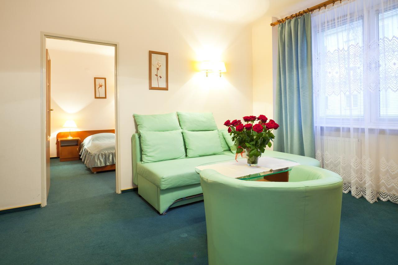 Hotel Iskra Radom Habitación foto