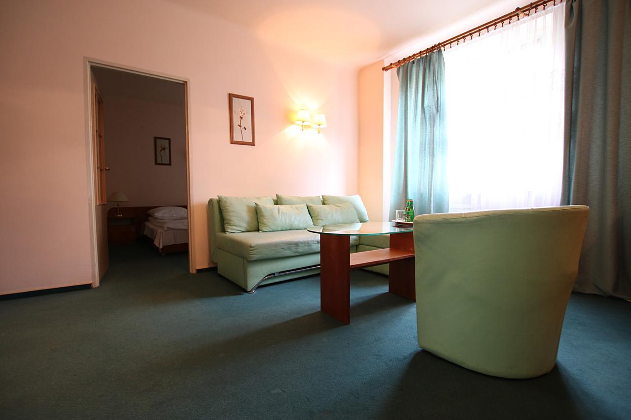 Hotel Iskra Radom Habitación foto